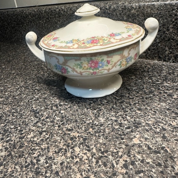 Rare Antique 1920s-30s Mount Clemens Pottery "Mildred" pattern covered sugar bow - Picture 3 of 5